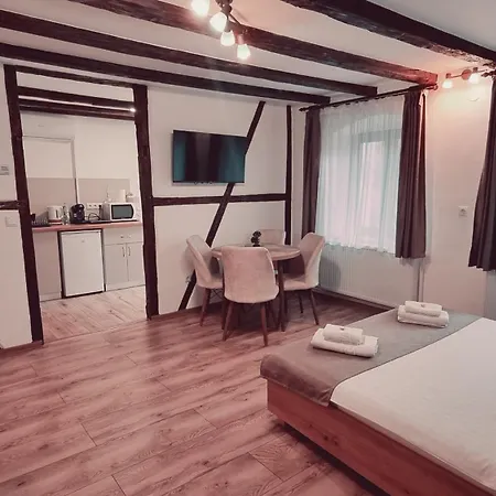 Lindenhaus بيت ضيافة سيبيو
